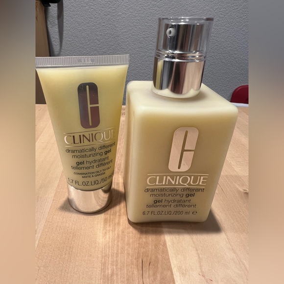 Clinique Other - Clinique Hydrating Dramatically Different Moisturizing Gel Duo